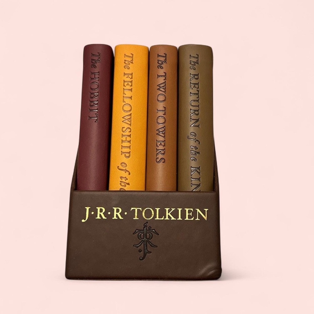 ‼️SOLD
The Hobbit And Lord Of Rings: Deluxe Pocket Boxed Set Hardcover